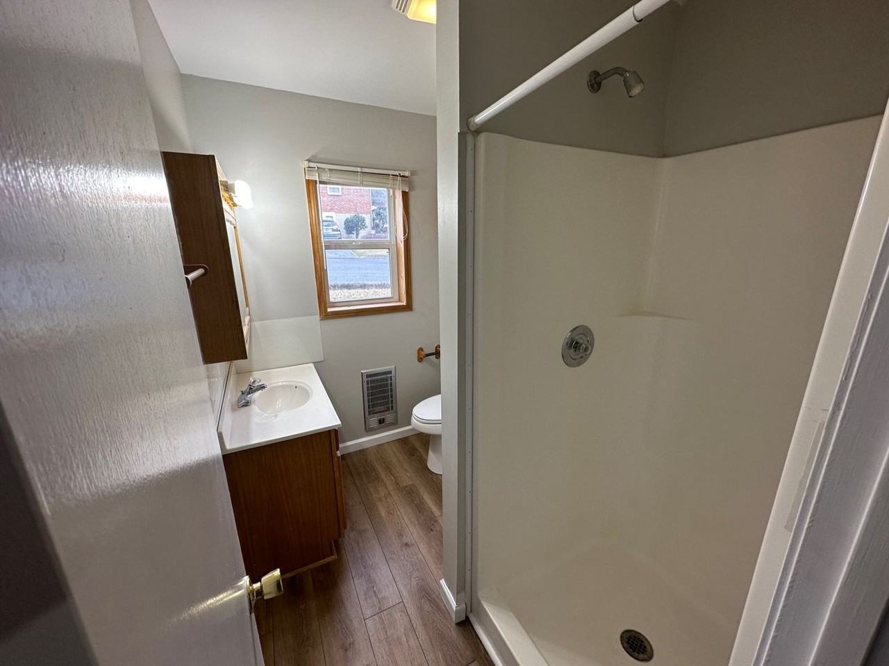 509 Bingham St - Photo 4 of 9