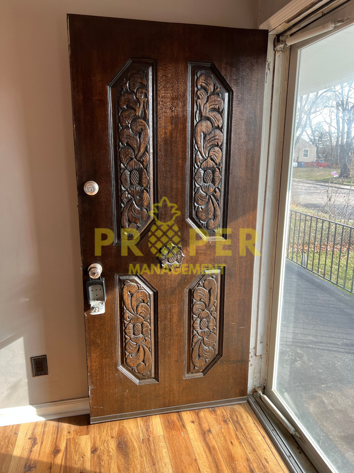 4437 Queens Ave - Photo 4 of 11