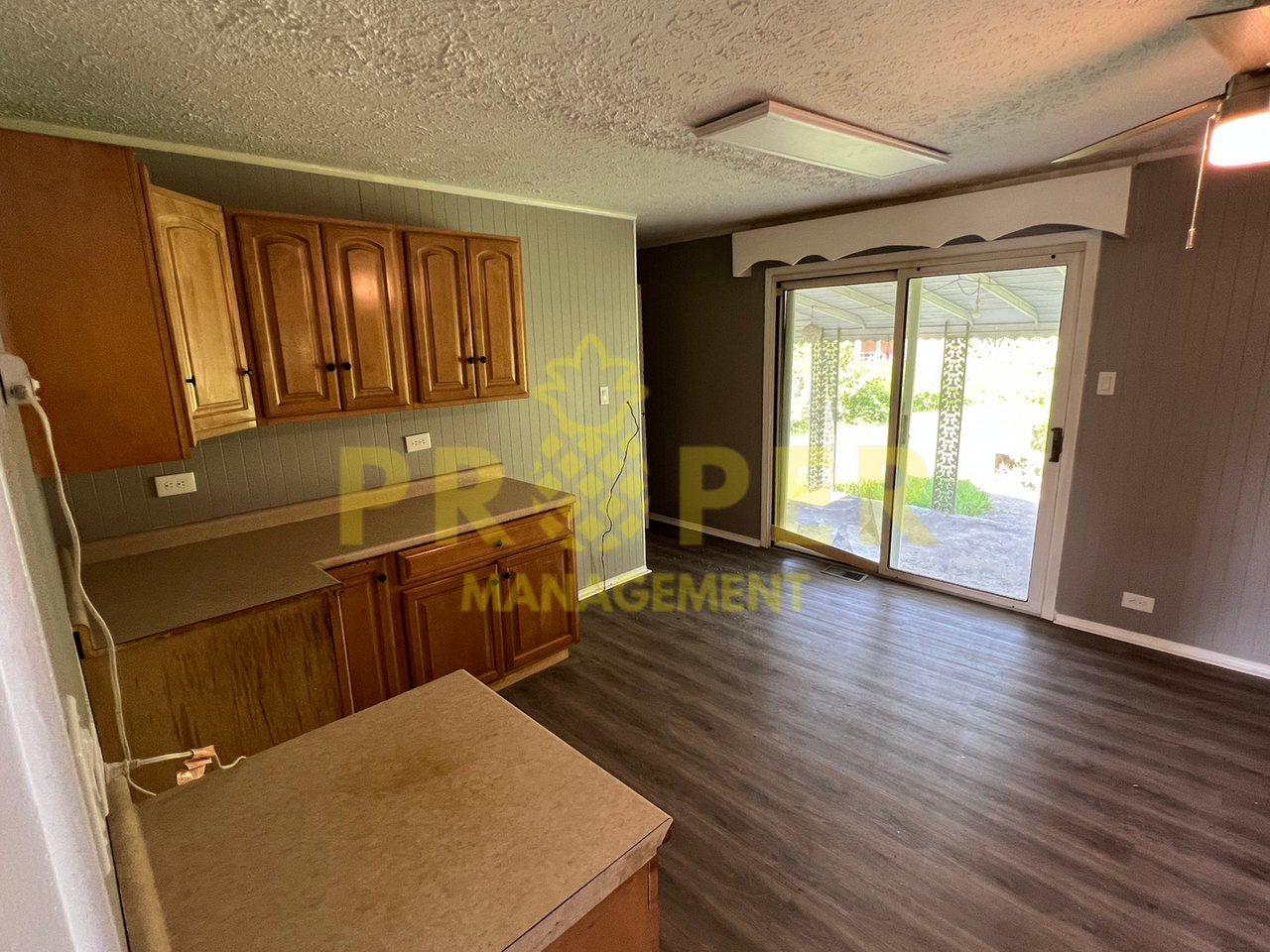 833 Randolph St - Photo 4 of 8