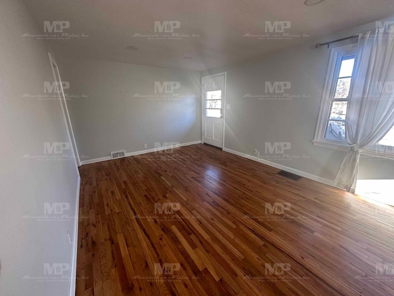 607 S Grant Ave - Photo 3 of 19