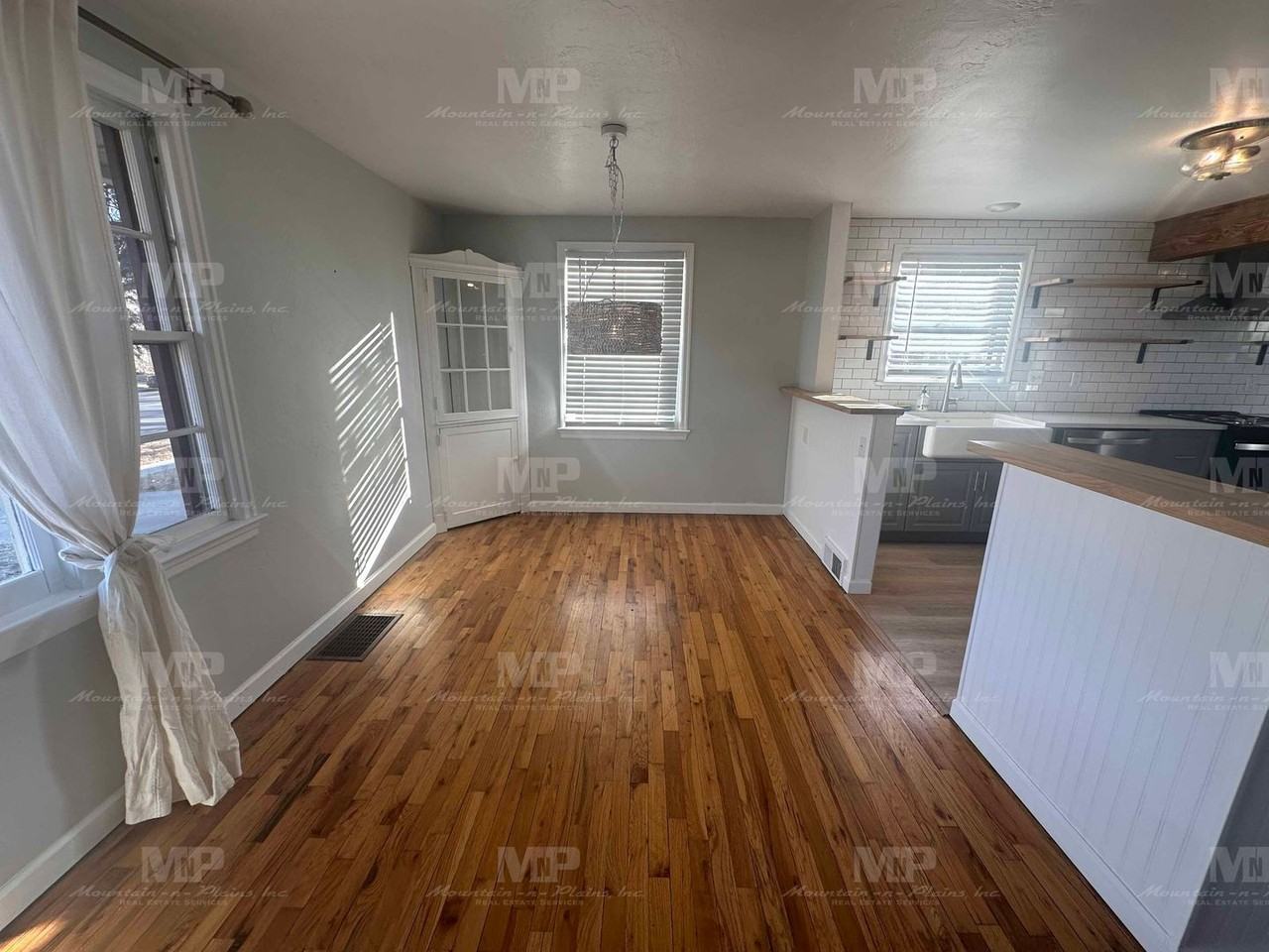 607 S Grant Ave - Photo 4 of 19