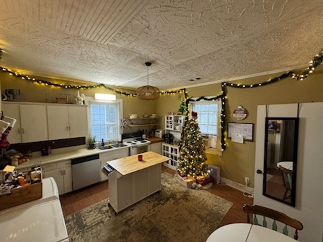 1095 Macon Hwy - Photo 2 of 9