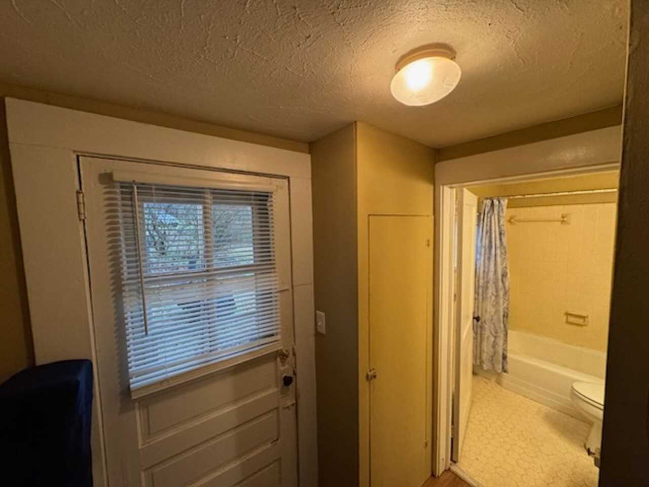 1095 Macon Hwy - Photo 5 of 9