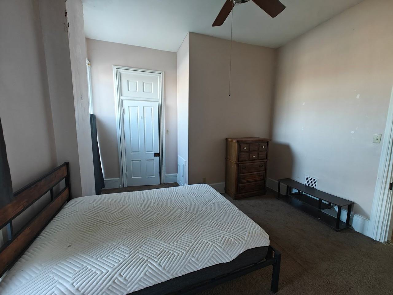 28 W Franklin St - Photo 3 of 11