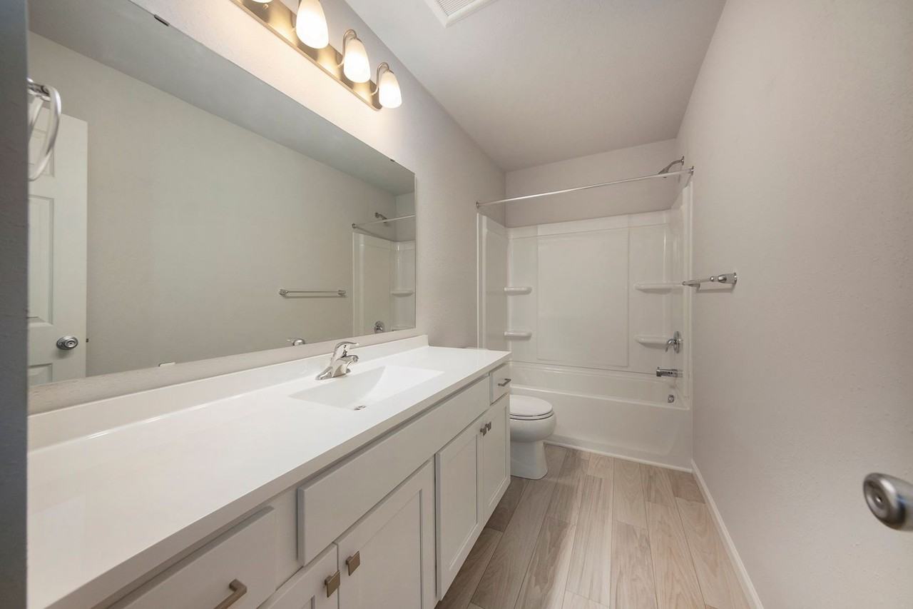 930 Maple Ave - Photo 7 of 19