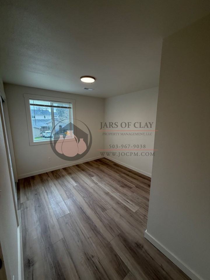 4393 Dover Ave Ne - Photo 4 of 8