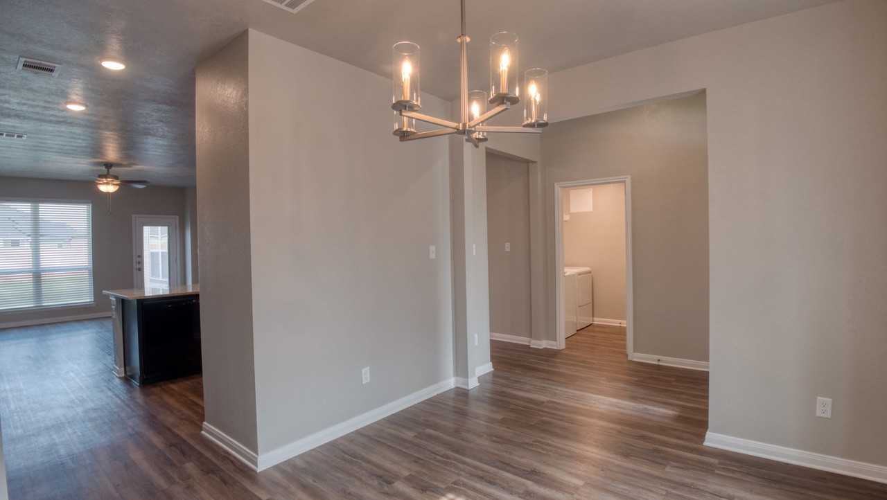 2202 John Ross Ct - Photo 3 of 16