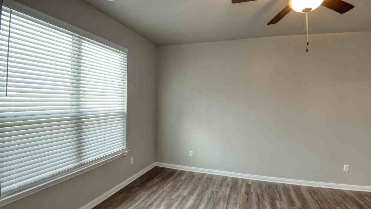 2202 John Ross Ct - Photo 7 of 16