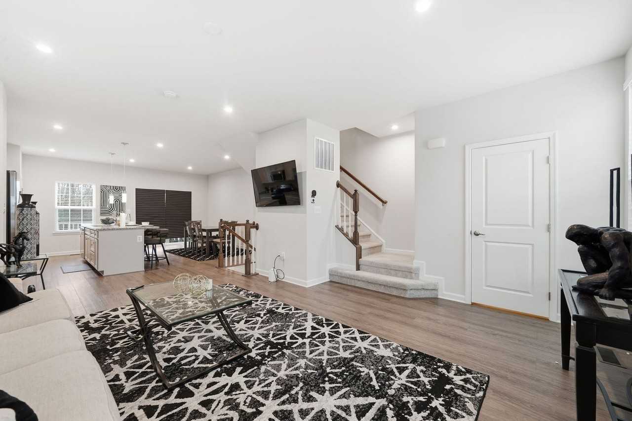 8719 Stevenson Ln - Photo 7 of 27