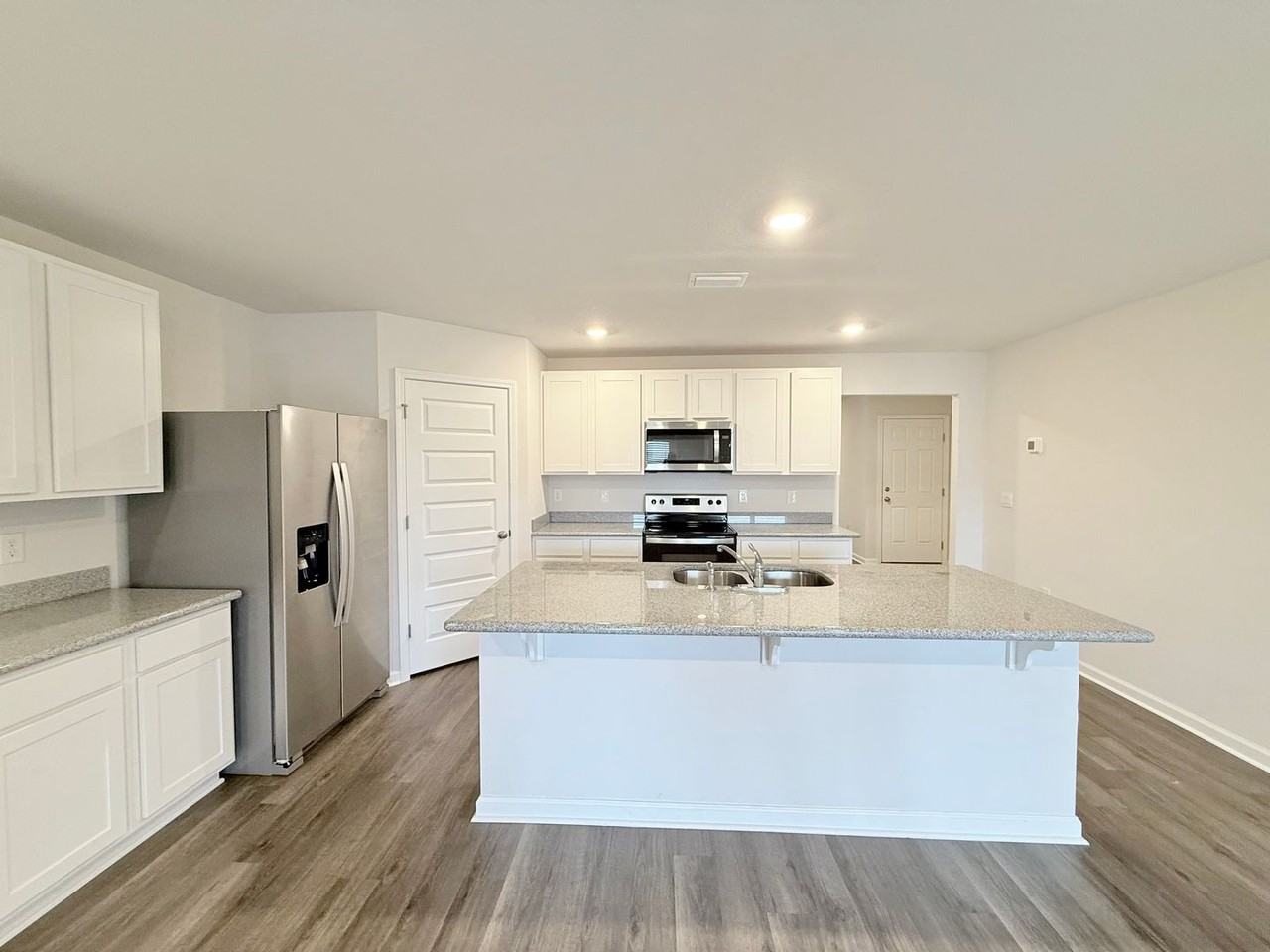 8669 Pathstone Blvd - Photo 4 of 16