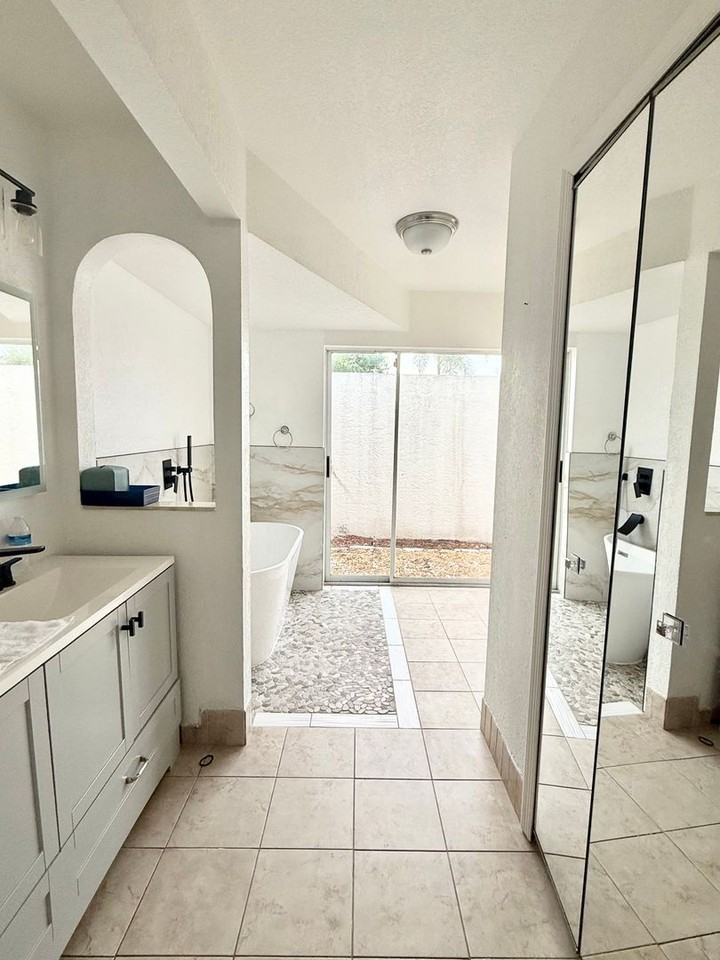 2436 Abscott St - Photo 5 of 32