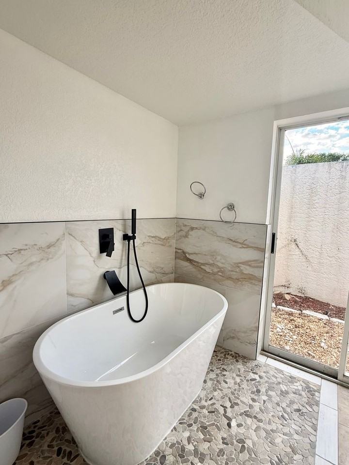 2436 Abscott St - Photo 7 of 32