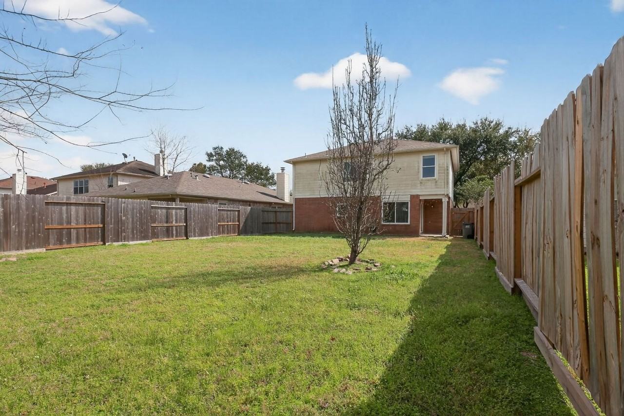 21118 Barker Canyon Ln - Photo 3 of 31