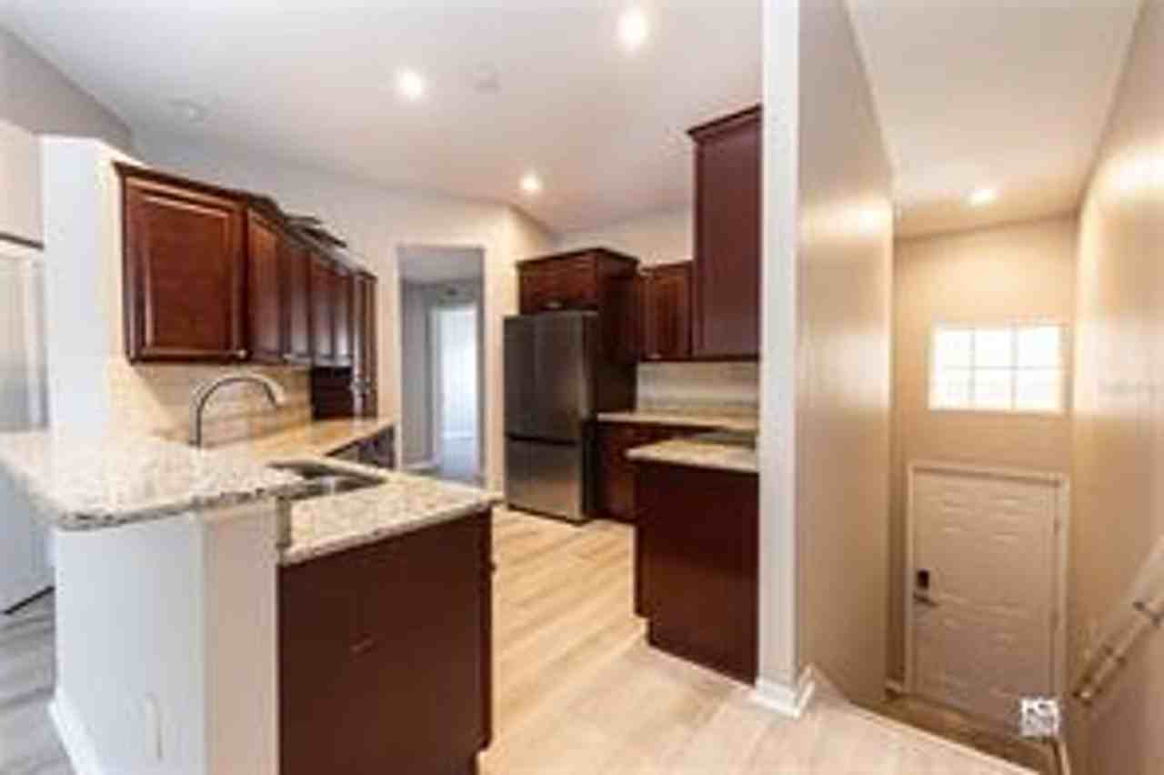 5308 Bowline Ct - Photo 6 of 30