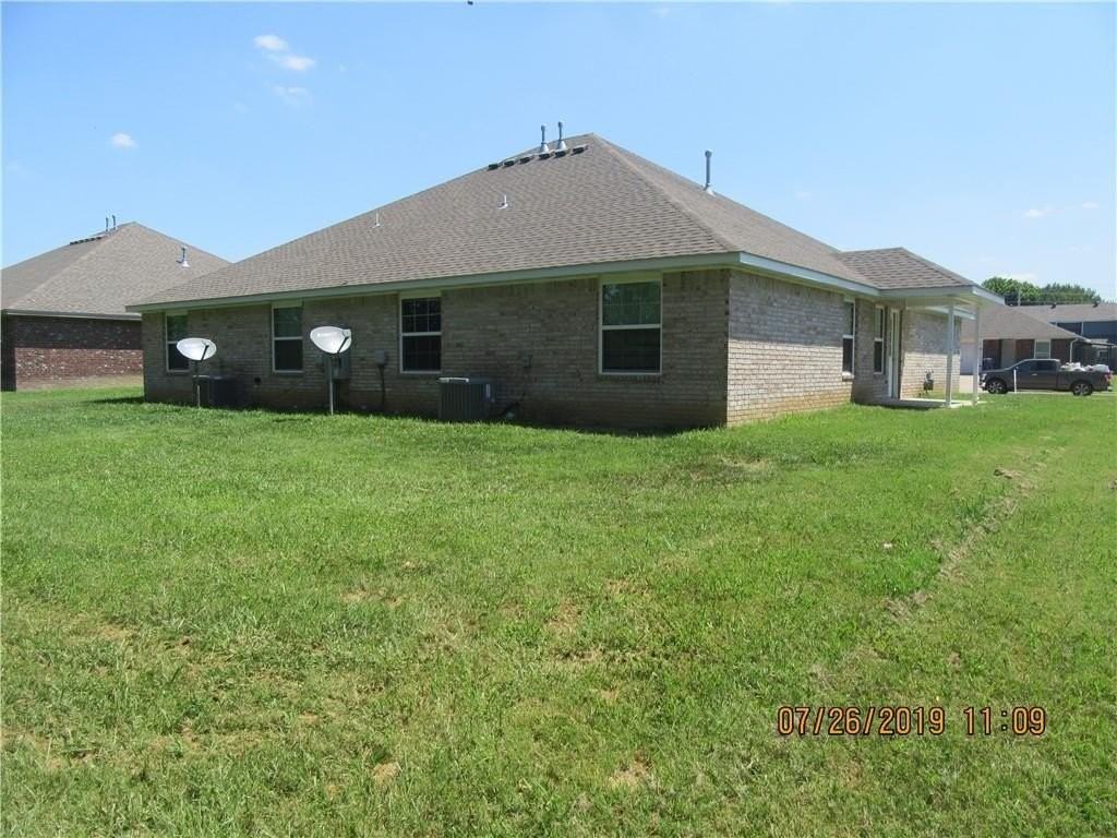 1108A S Haden St - Photo 3 of 17