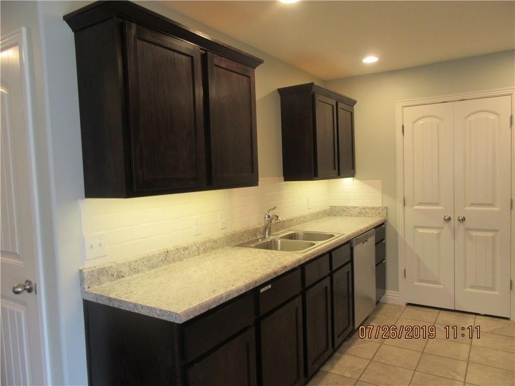 1108A S Haden St - Photo 7 of 17