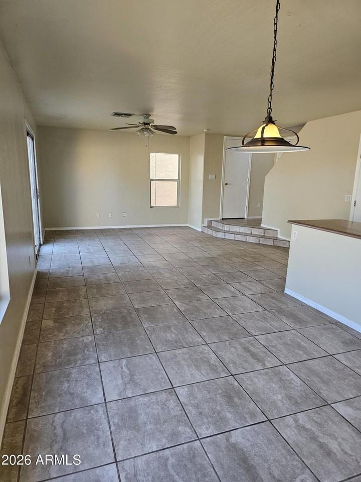 11108 W Devonshire Ave - Photo 6 of 20