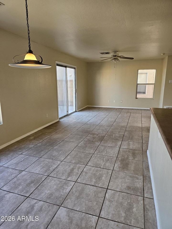 11108 W Devonshire Ave - Photo 7 of 20