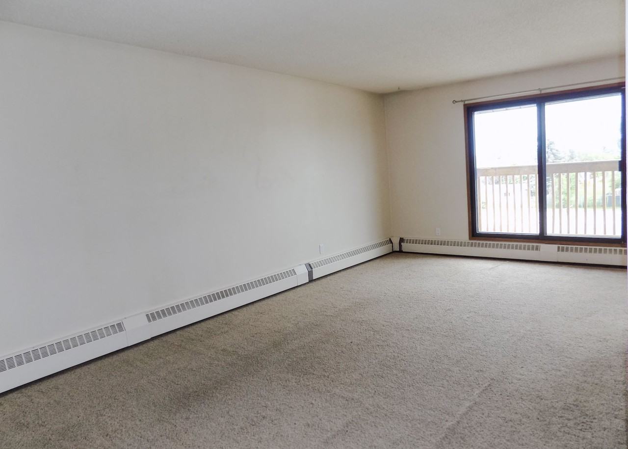 8111 96 StreetBlock C - 312 #312 - Photo 2 of 14