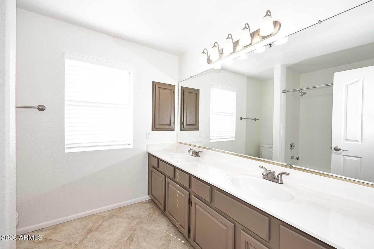 19187 N 94th Pl - Photo 4 of 50