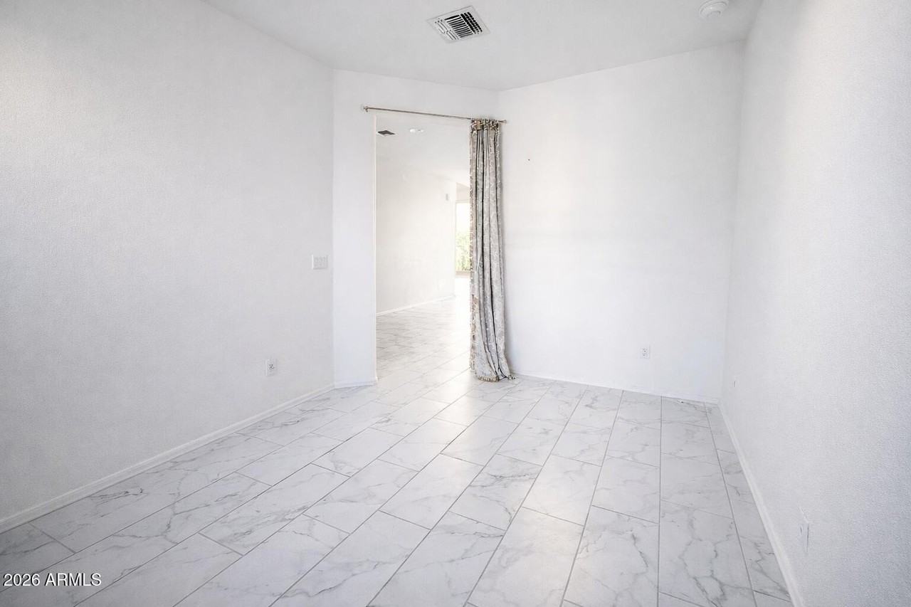 2439 W Kowalsky Ln - Photo 5 of 36