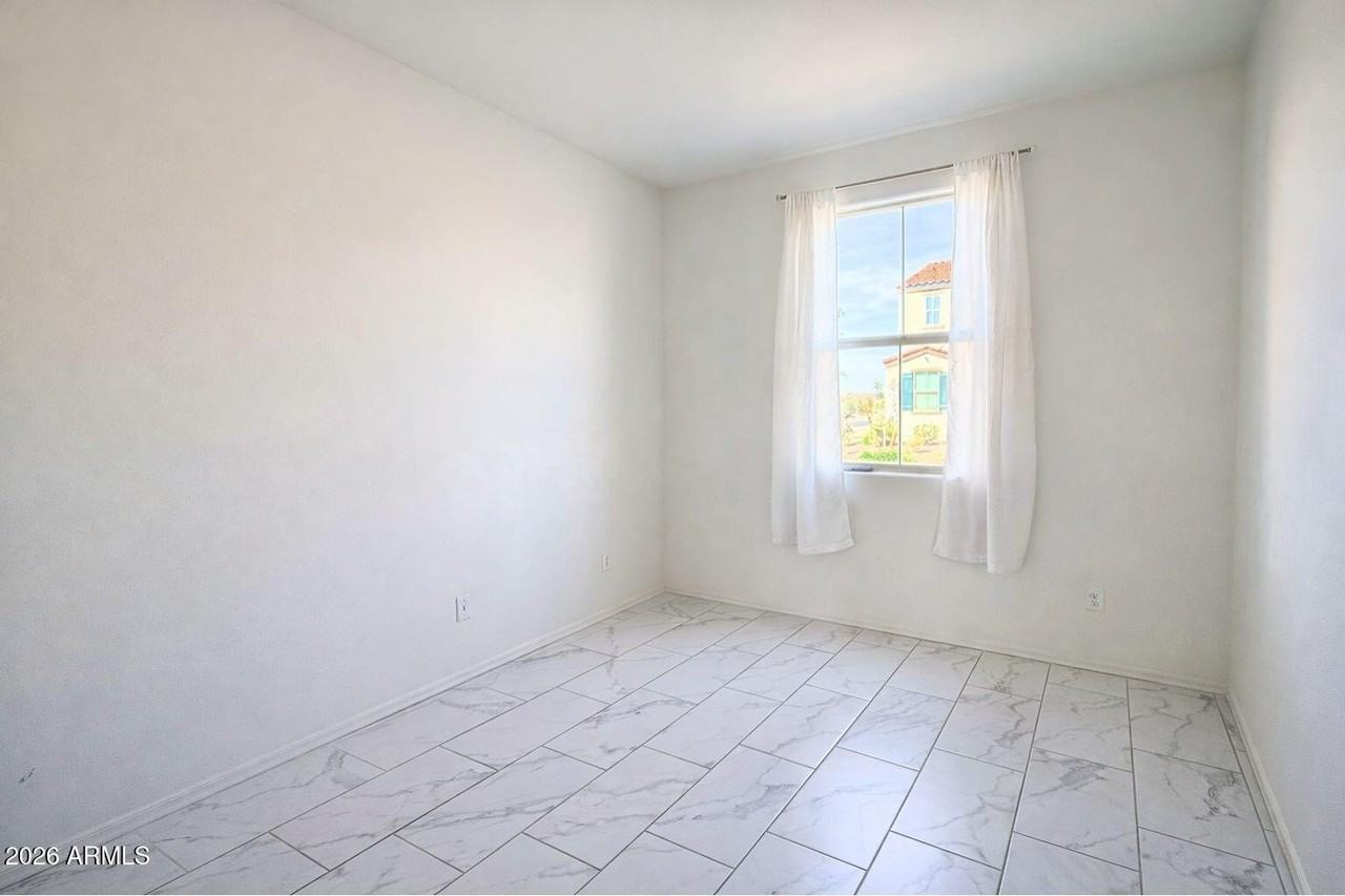 2439 W Kowalsky Ln - Photo 6 of 36