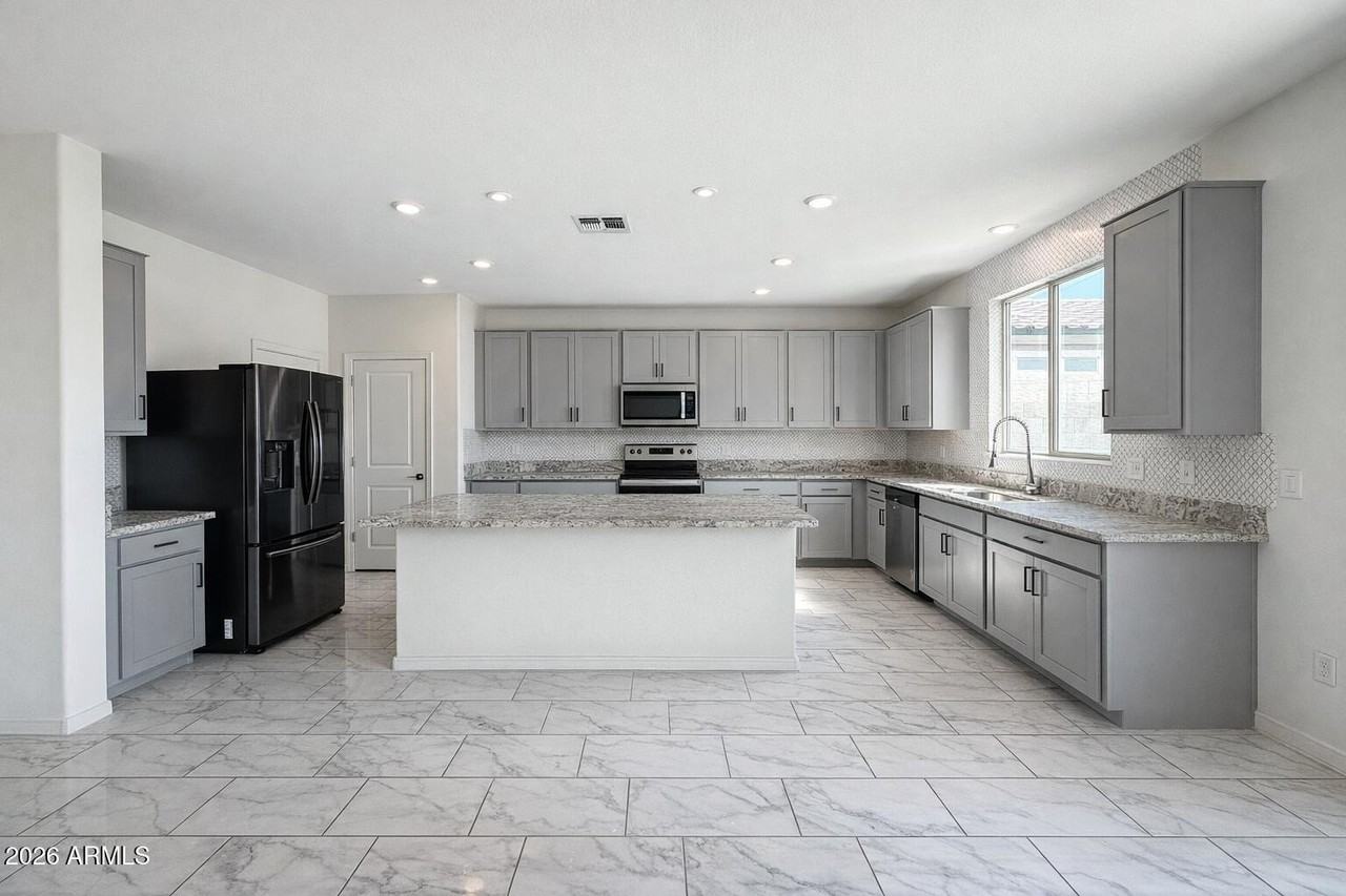 2439 W Kowalsky Ln - Photo 7 of 36