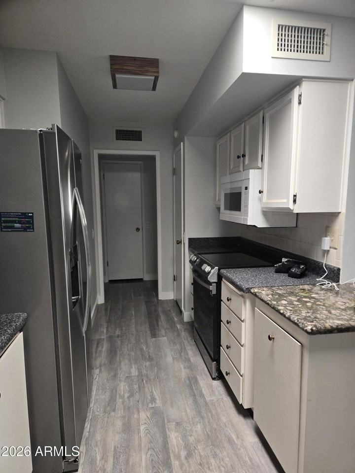 10049 W Oakmont Dr - Photo 3 of 12