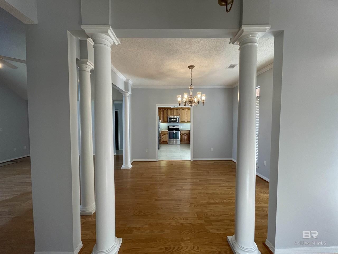 5378 Wolfhead Ave - Photo 3 of 26