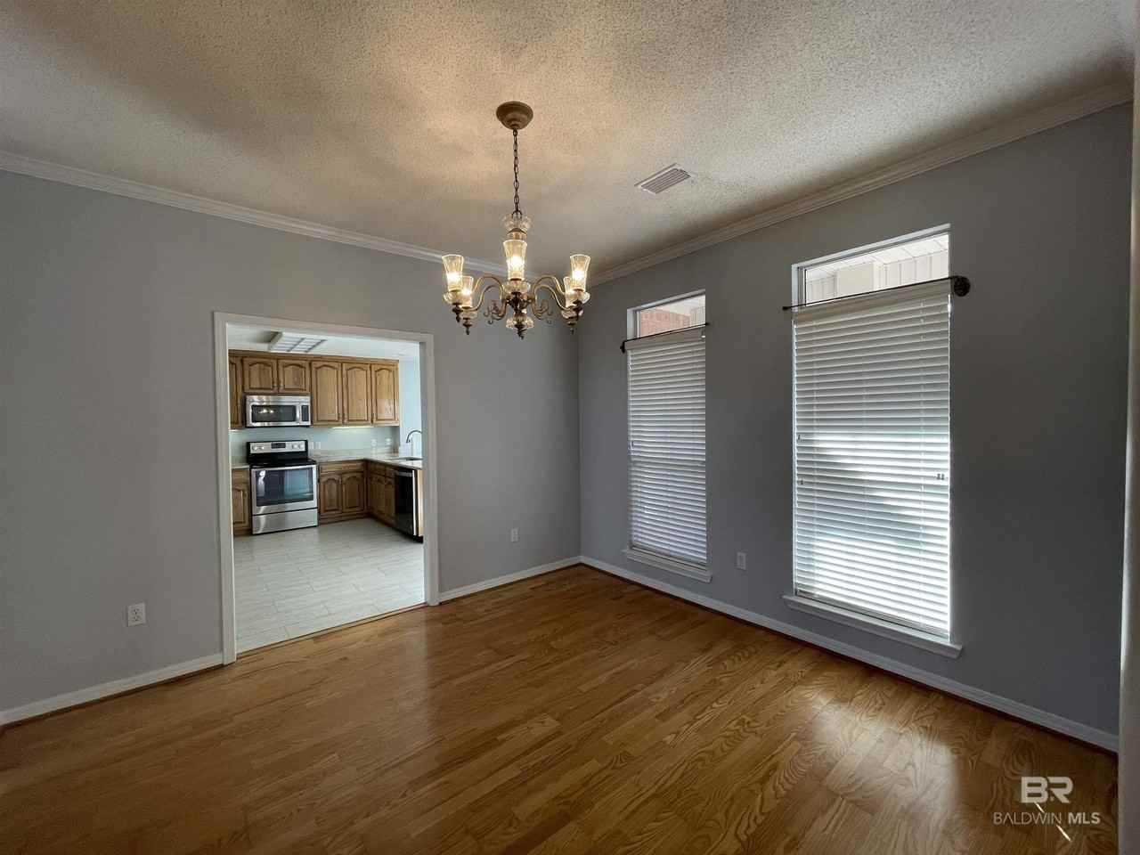 5378 Wolfhead Ave - Photo 4 of 26