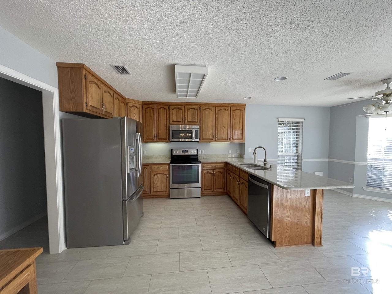 5378 Wolfhead Ave - Photo 6 of 26