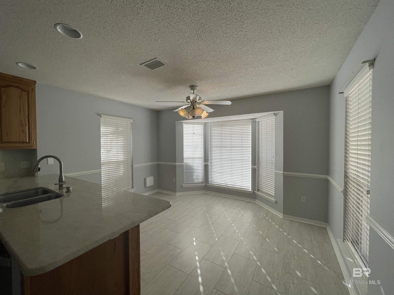 5378 Wolfhead Ave - Photo 7 of 26