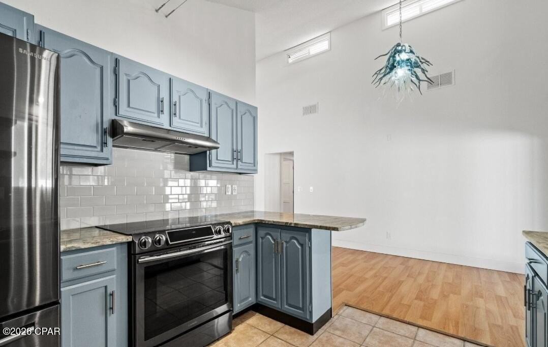 421 Oleander Cir - Photo 5 of 17