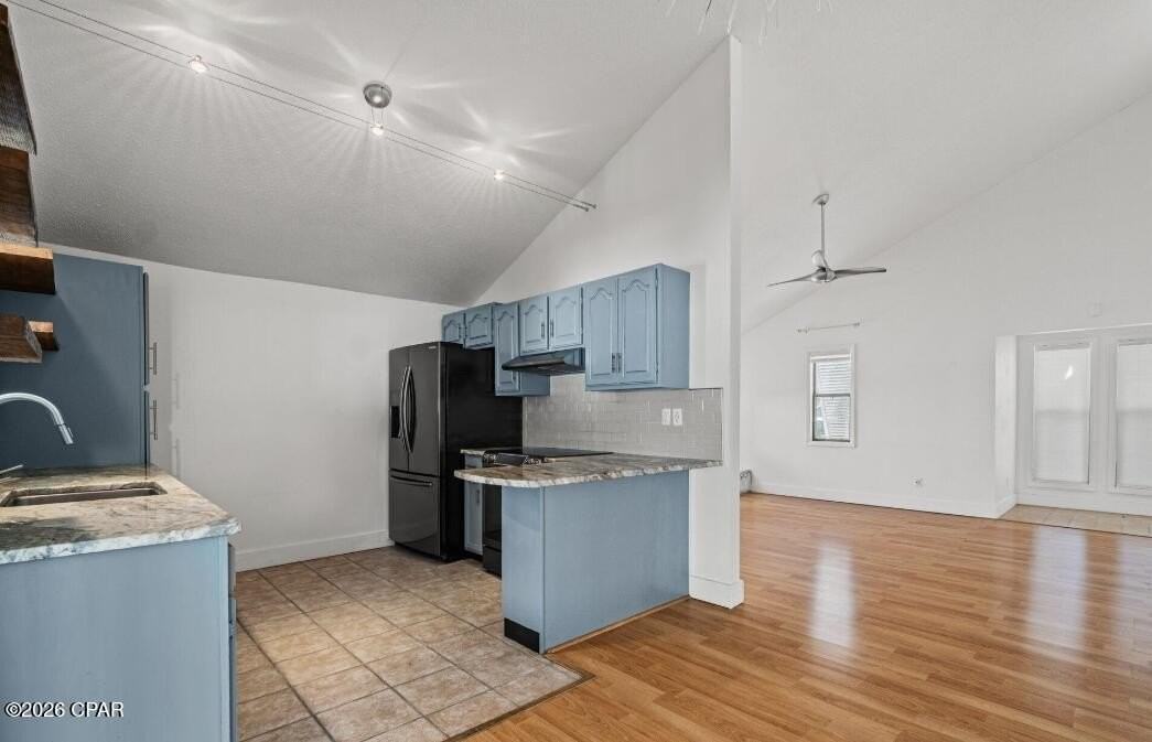 421 Oleander Cir - Photo 6 of 17