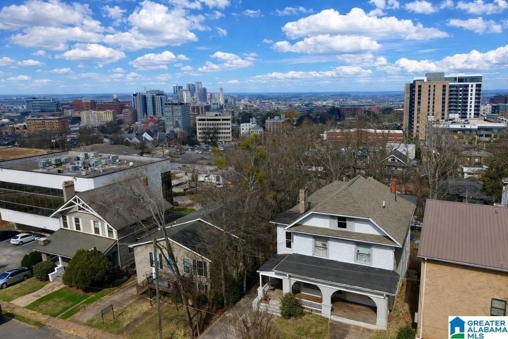 2134 16th Ave S #C - Photo 2 of 27