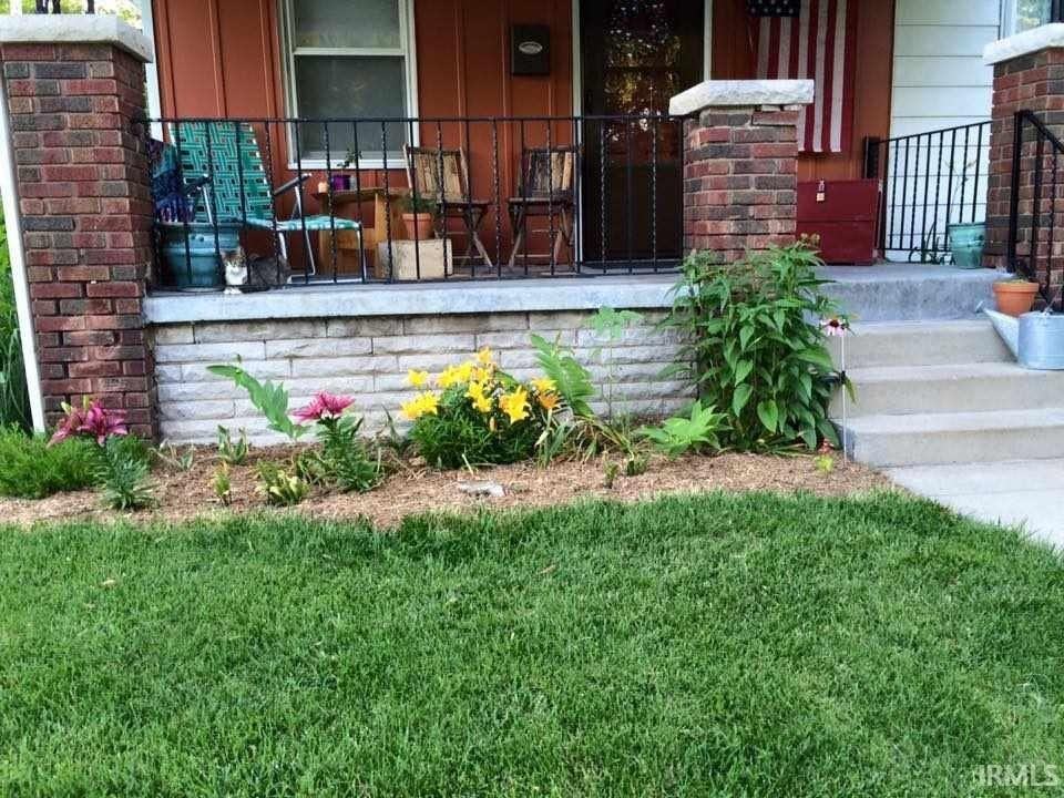 111 N Elm St - Photo 2 of 22