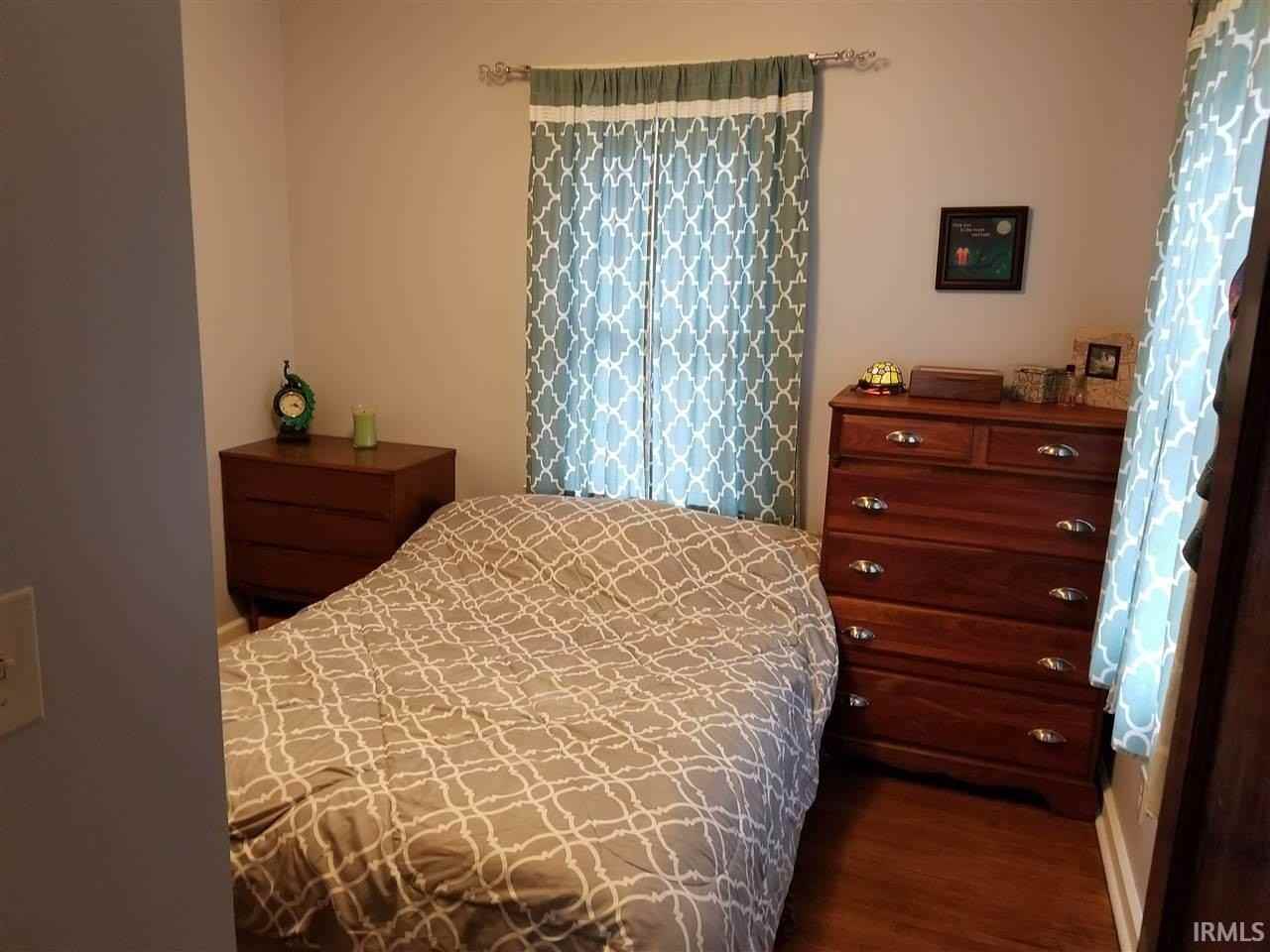 111 N Elm St - Photo 6 of 22