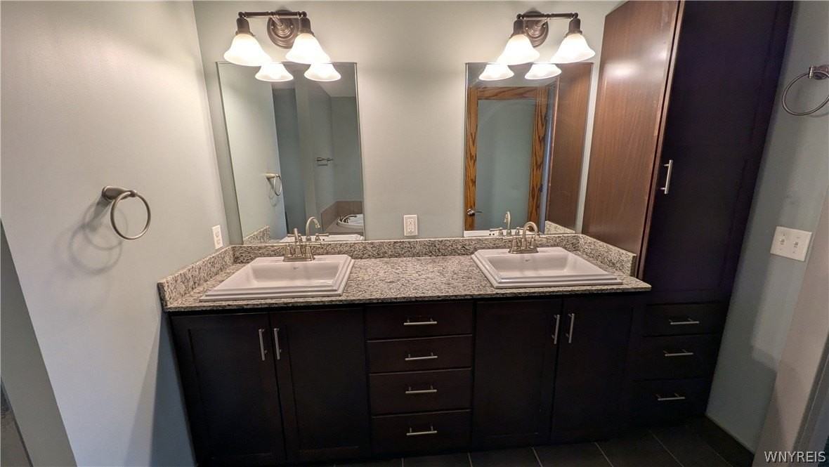 149 Swan St Unit 404 - Photo 5 of 17