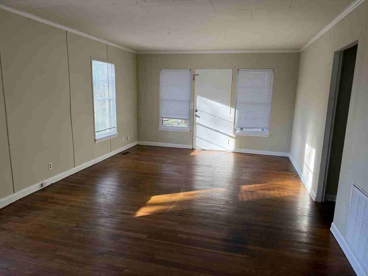 948 James Blvd - Photo 6 of 14