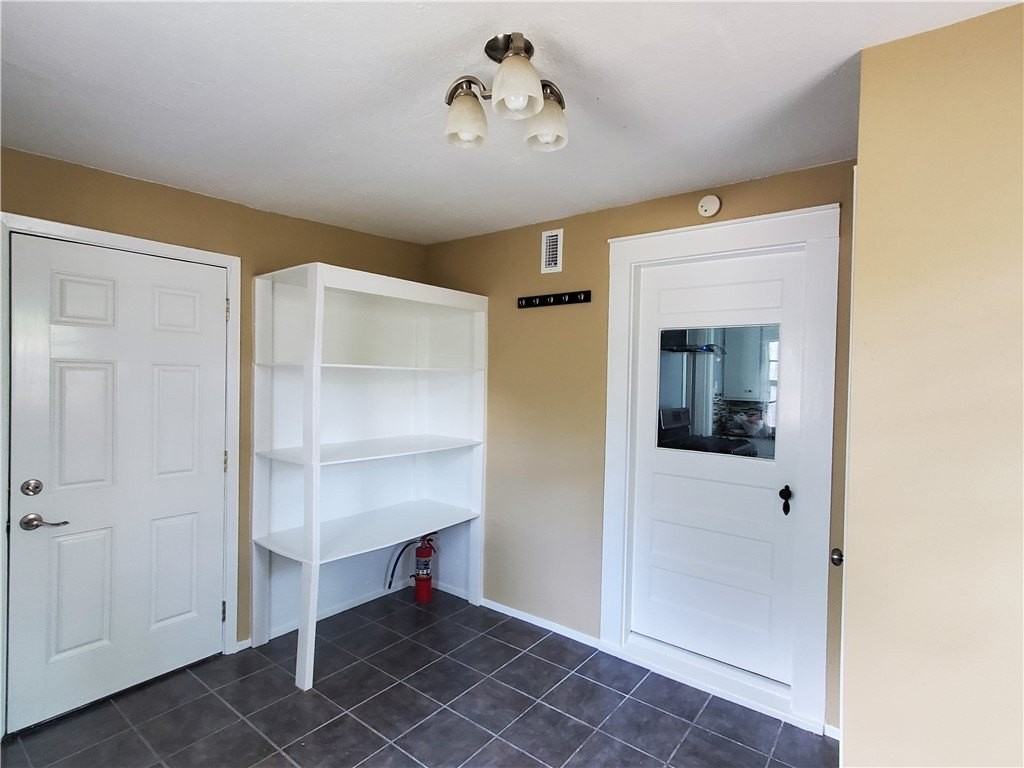 2806 Topeka St - Photo 7 of 9