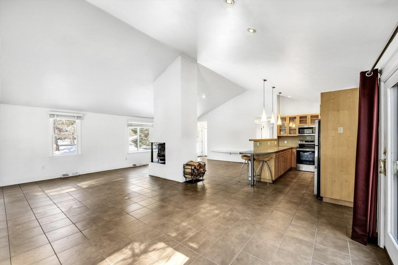 44 Susan Ln - Photo 5 of 27