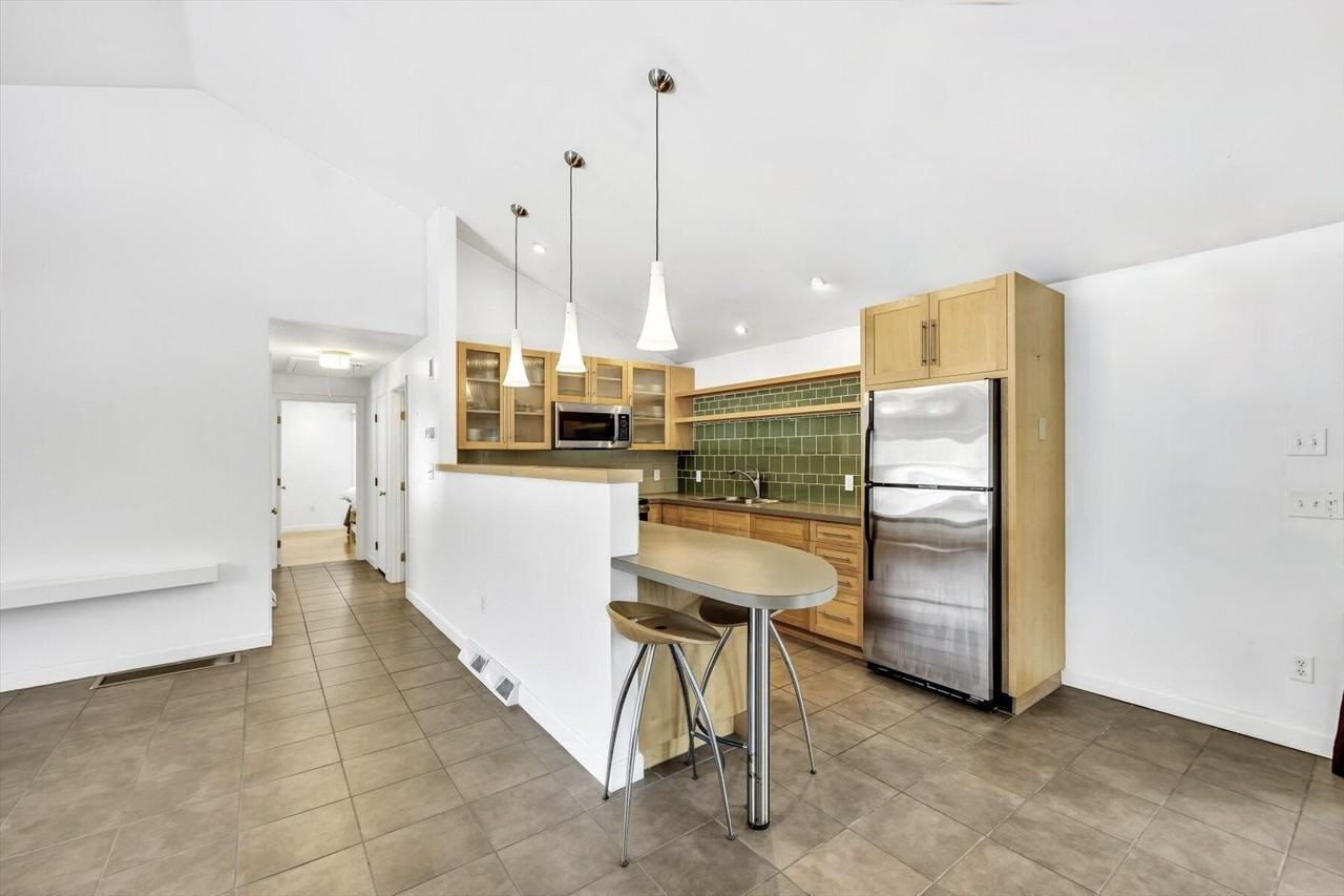 44 Susan Ln - Photo 7 of 27