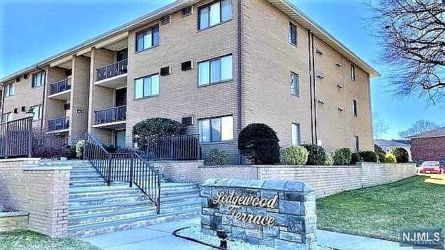 466A Liberty Street - 1Unit 201 #1 - Photo 2 of 13