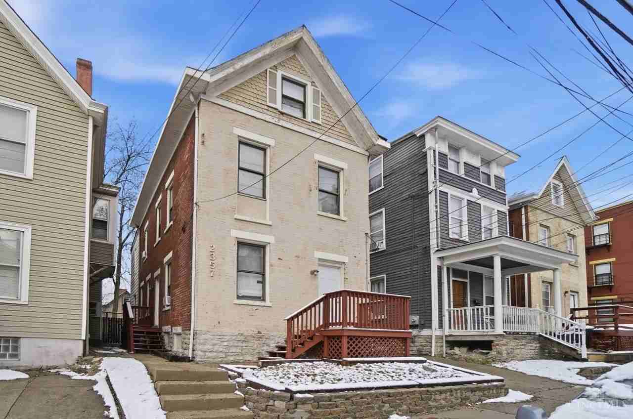 2357 Victor St - Photo 2 of 38