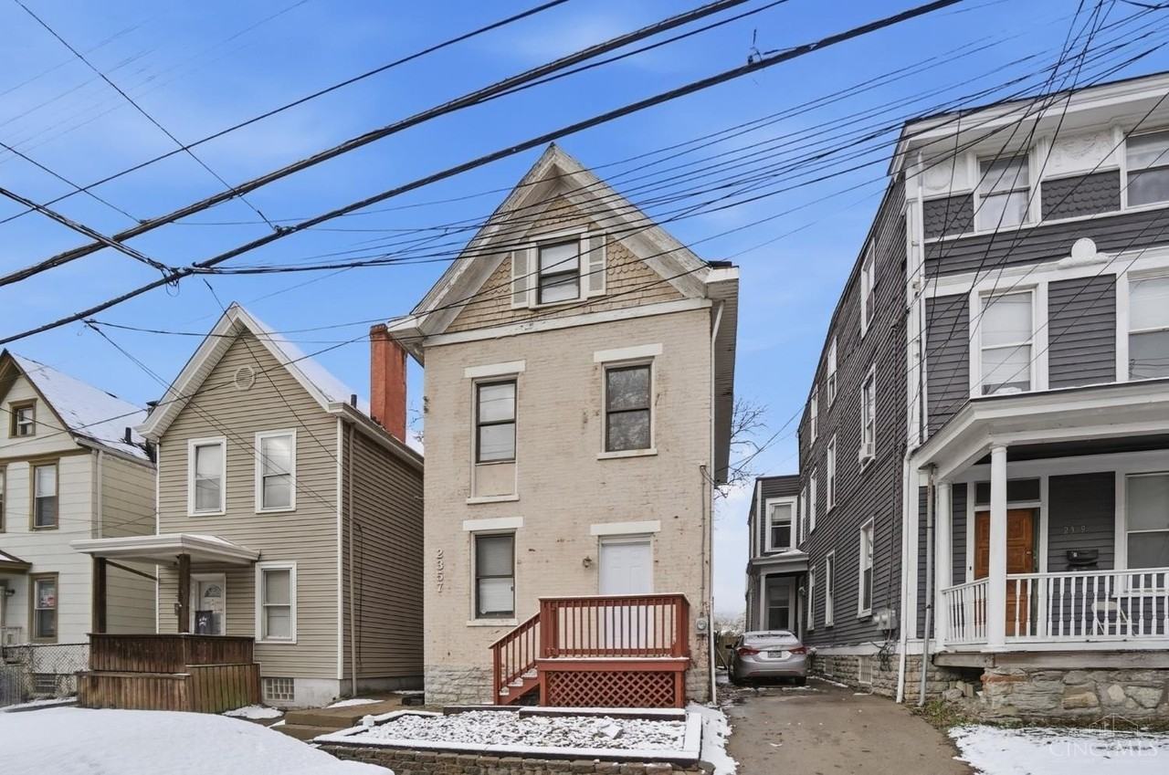 2357 Victor St - Photo 3 of 38