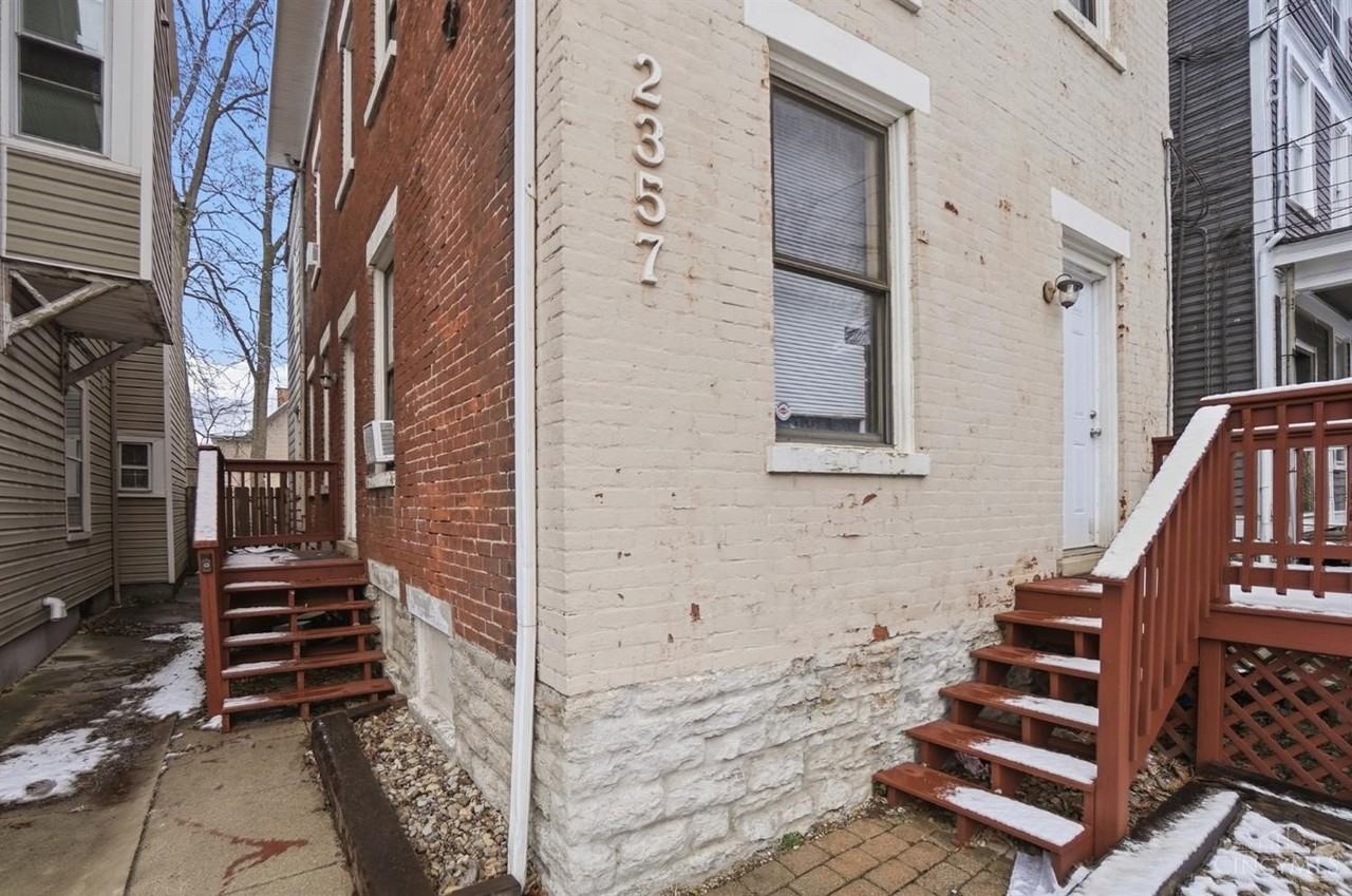 2357 Victor St - Photo 4 of 38