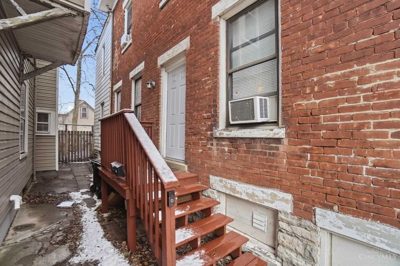 2357 Victor St - Photo 5 of 38