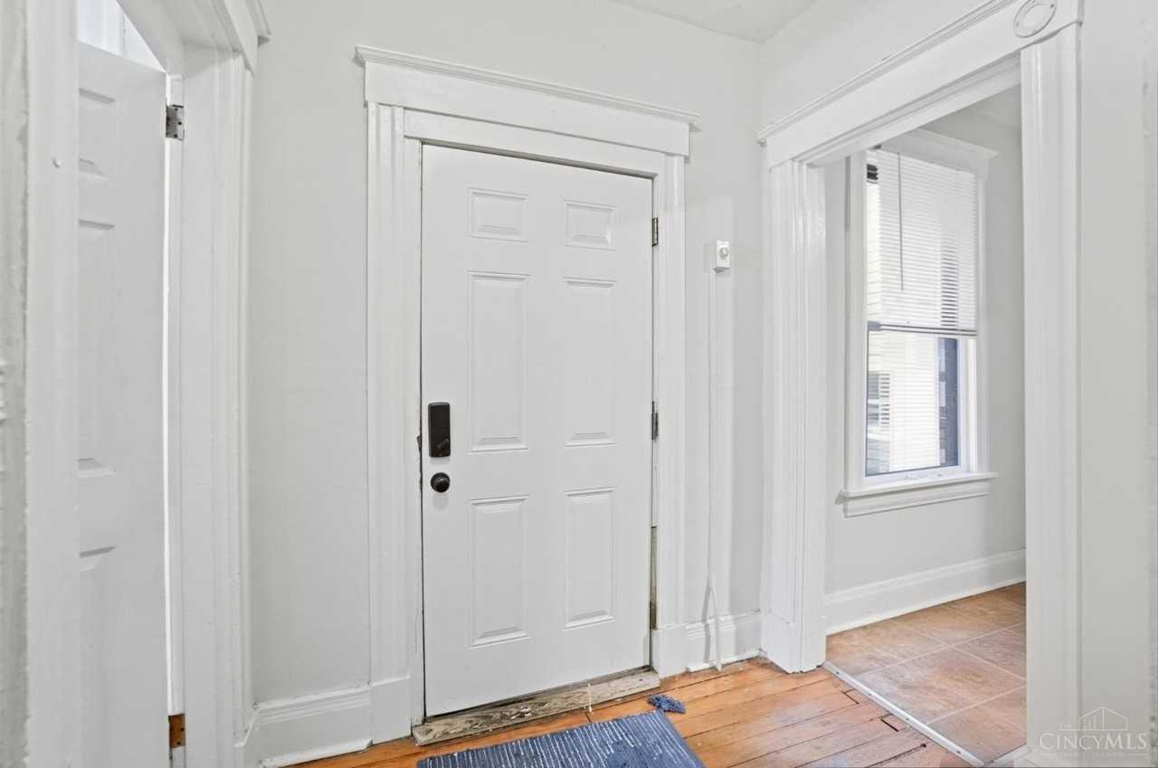 2357 Victor St - Photo 6 of 38