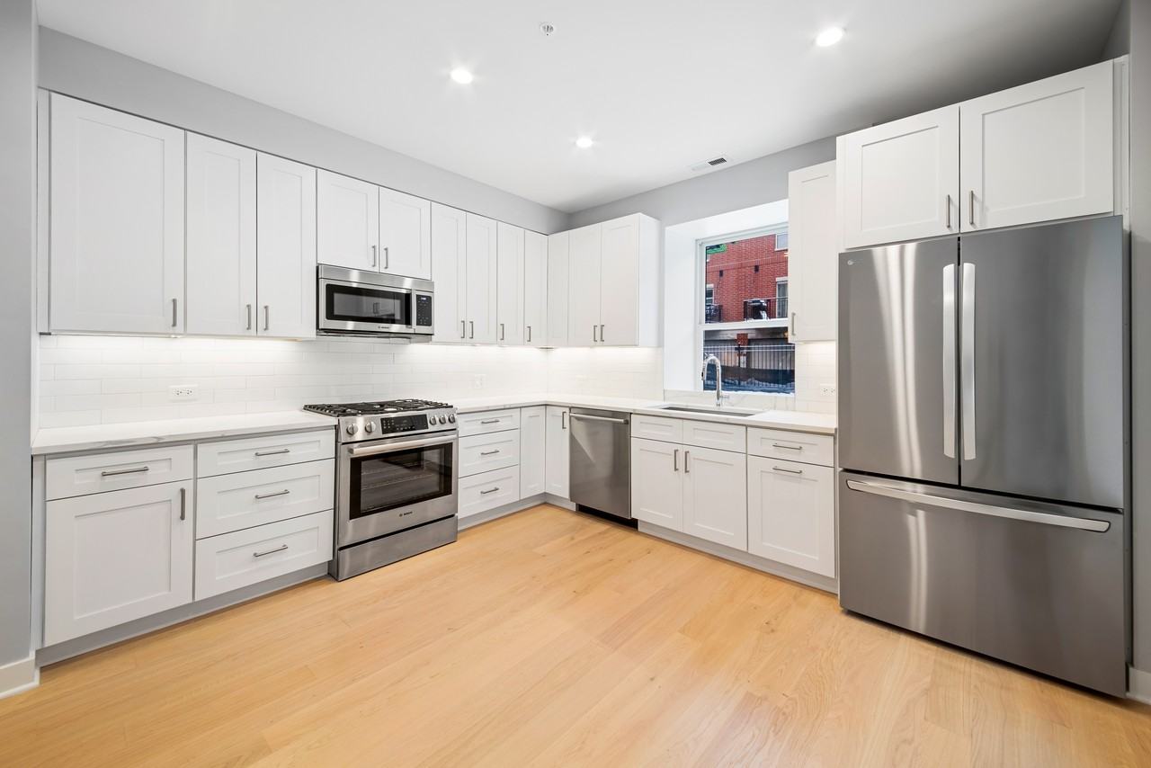 4637 N Ashland Ave #103 - Photo 2 of 25