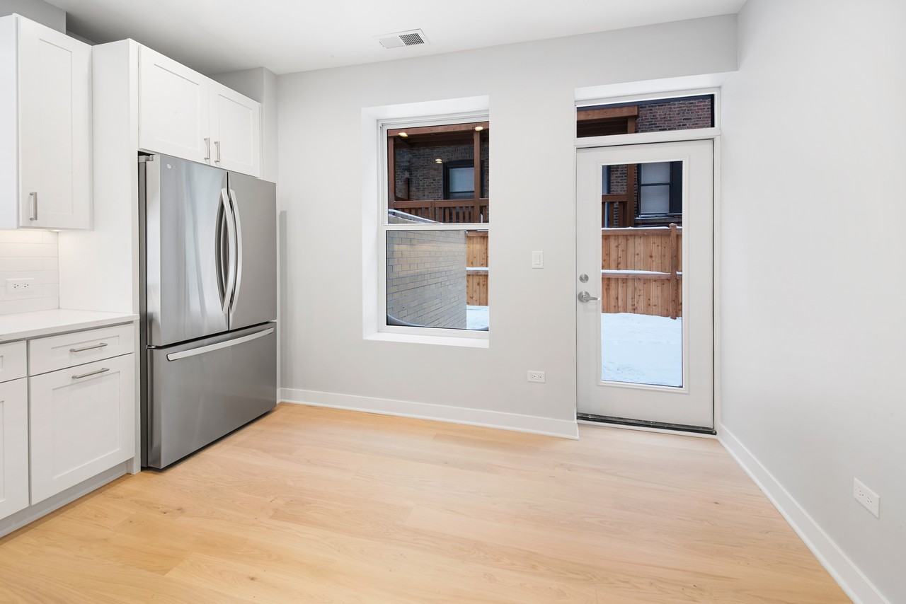 4637 N Ashland Ave #103 - Photo 4 of 25